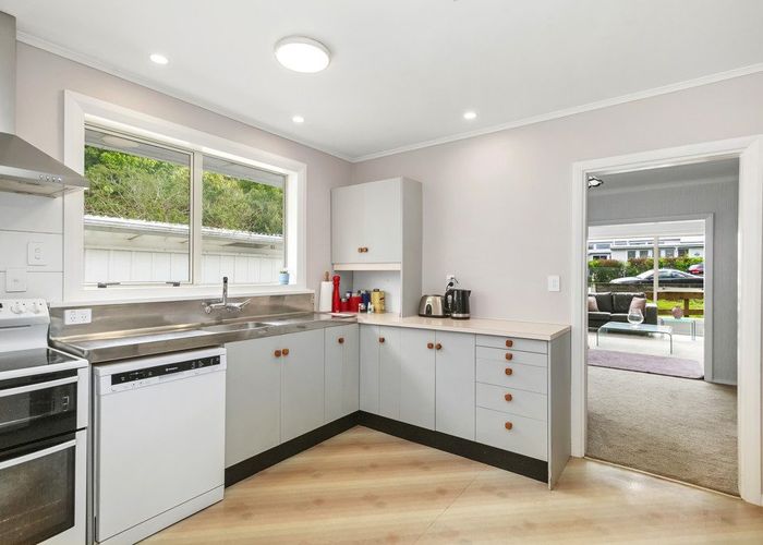  at 112 Korokoro Road, Korokoro, Lower Hutt