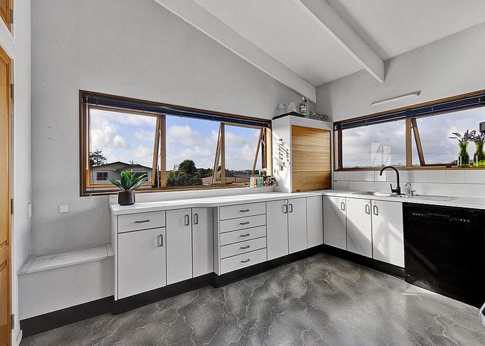  at 20 Tiverton Crescent, Whalers Gate, New Plymouth
