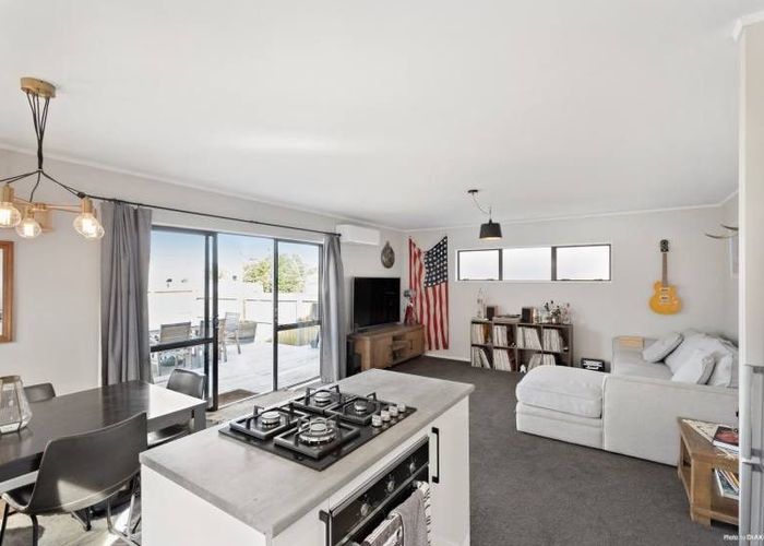  at 2/63 Stanley Avenue, Milford, North Shore City, Auckland