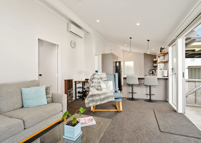  at 3 Thomas Avenue, Te Atatu Peninsula, Auckland