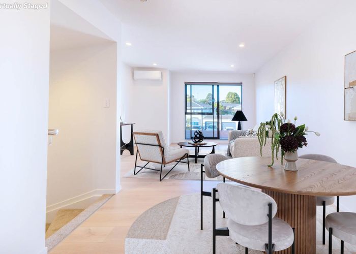  at 1/82 Rosewarne Crescent, Glendene, Waitakere City, Auckland
