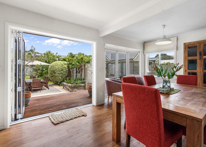  at 24 Bay View Road, Redcliffs, Christchurch City, Canterbury