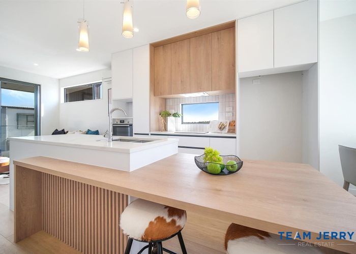  at 9 Heketara Way, Massey, Waitakere City, Auckland