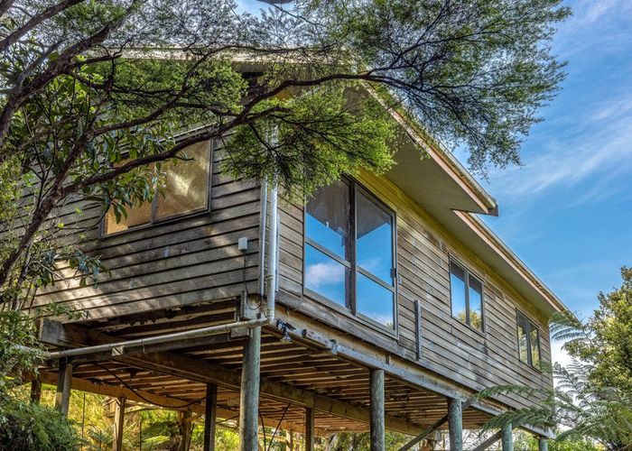  at 53 Crescent Road West, Ostend, Waiheke Island