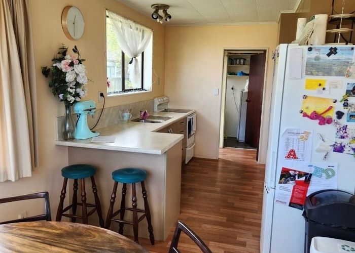  at 28 Chapman Place, Kawaha Point, Rotorua, Bay Of Plenty