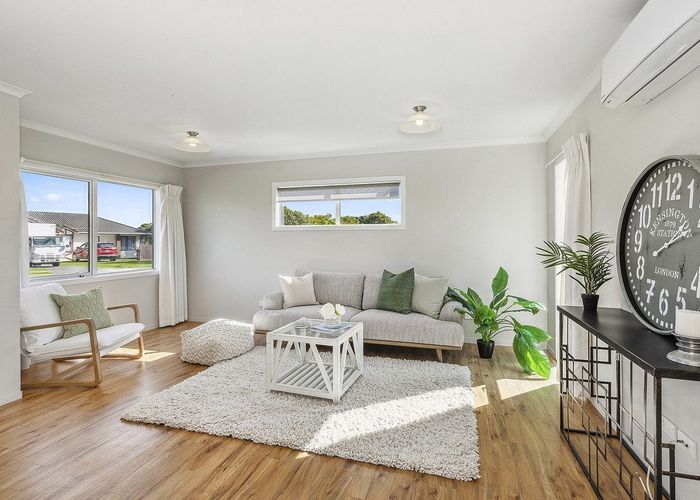  at 4 Doncaster Terrace, Ascot Park, Porirua, Wellington