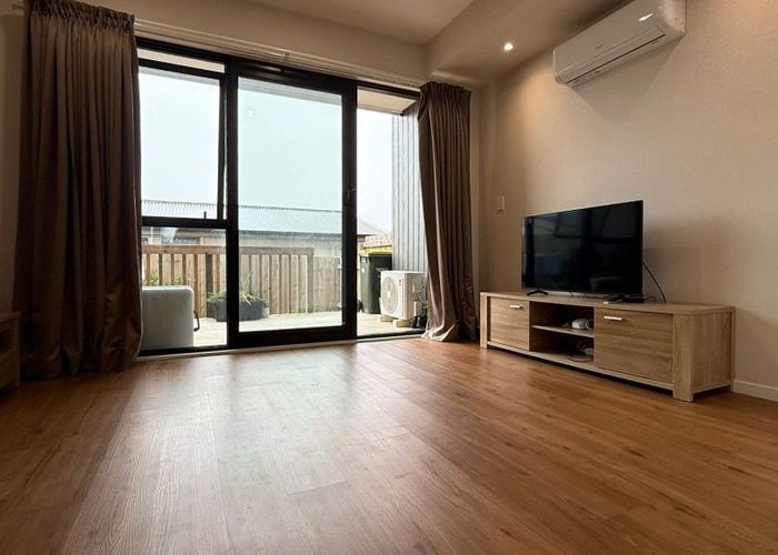  at 4/11 Camp Road, Mount Wellington, Auckland City, Auckland