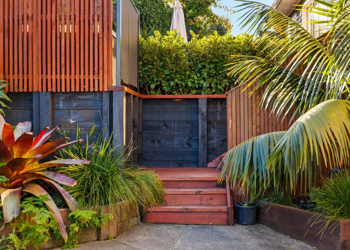  at 14 Camelot Place, Glenfield, North Shore City, Auckland