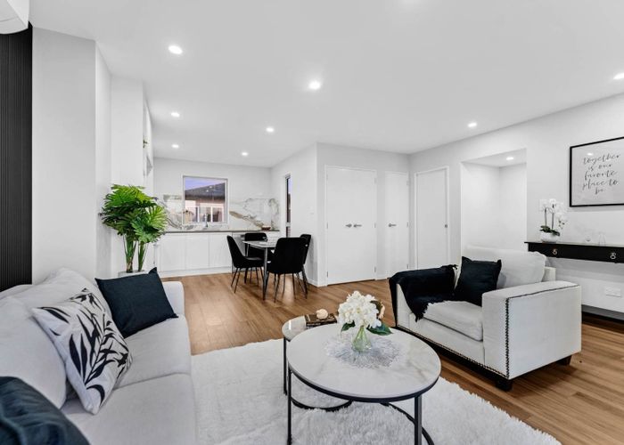  at 2/8 Reeves Avenue, Papatoetoe, Manukau City, Auckland