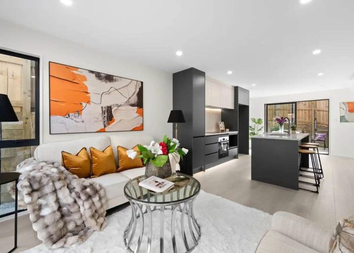  at 7B,C&D Maroubra Place, Botany Downs, Manukau City, Auckland