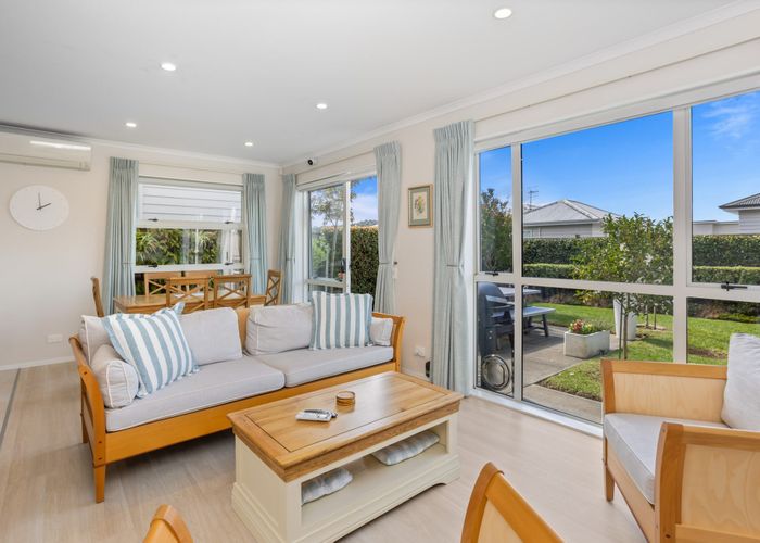  at 9 Forbes Mccammon Drive, Swanson, Waitakere City, Auckland