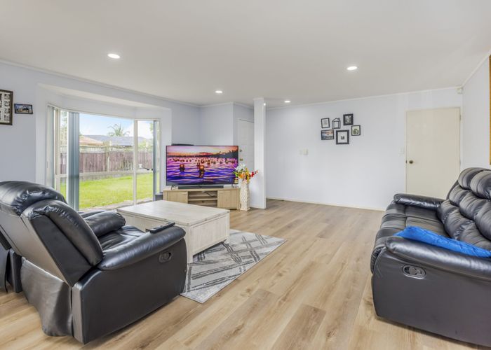  at 25 Sheriff Place, Randwick Park, Auckland