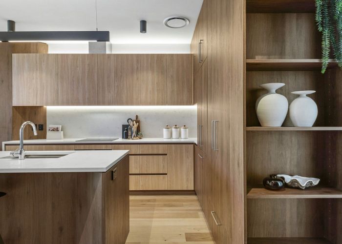  at 8/423-427 Beach Road, Mairangi Bay, North Shore City, Auckland