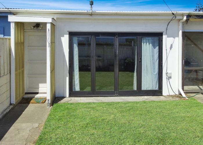  at 4/2 Himatangi Street, Himatangi Beach