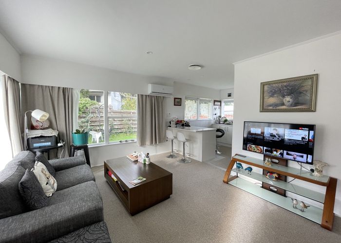  at 2/42 Cheval Drive, Totara Vale, North Shore City, Auckland