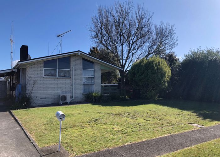  at 12 Oakfield Crescent, Pukete, Hamilton