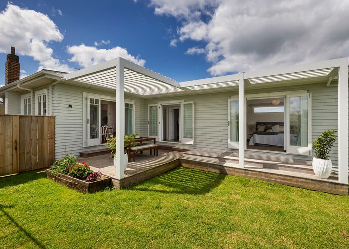  at 25 Tui Street, Point Chevalier, Auckland