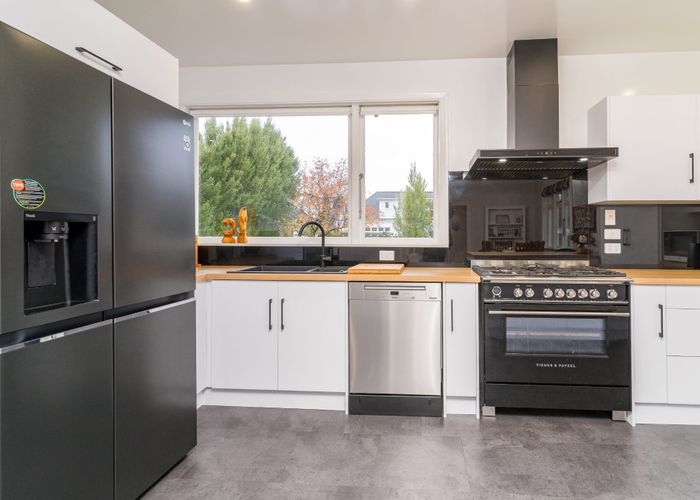  at 16 Wycolla Avenue, Saint Clair, Dunedin, Otago