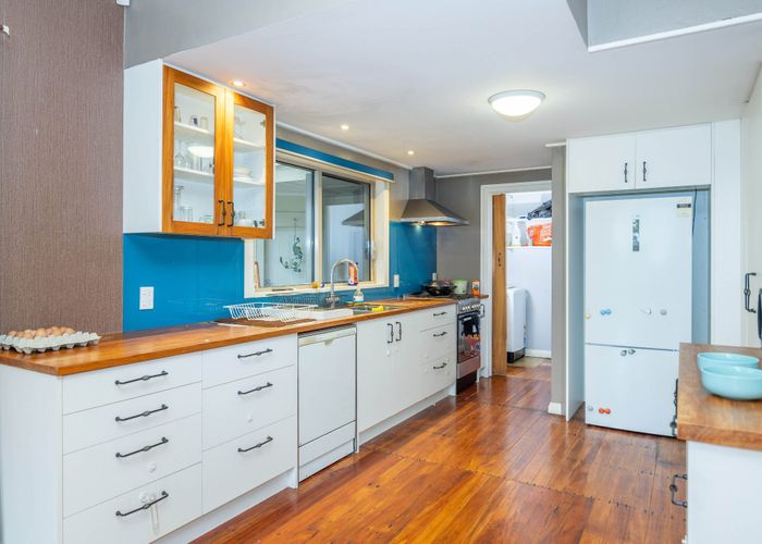  at 94 Galloway Street, Hamilton East, Hamilton