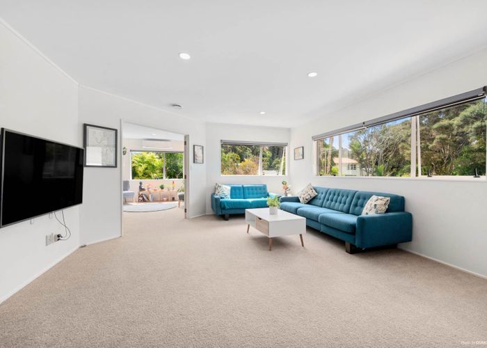  at 17 Emlyn Place, Torbay, Auckland