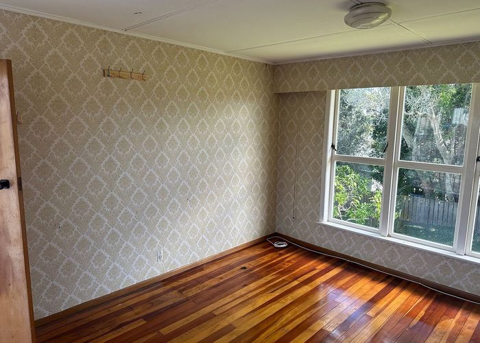  at 11 Epping Street, Glen Innes, Auckland