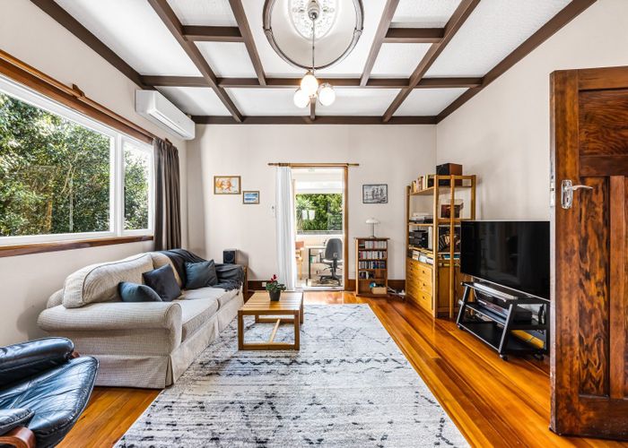  at 8 Invermay Avenue, Mount Roskill, Auckland City, Auckland