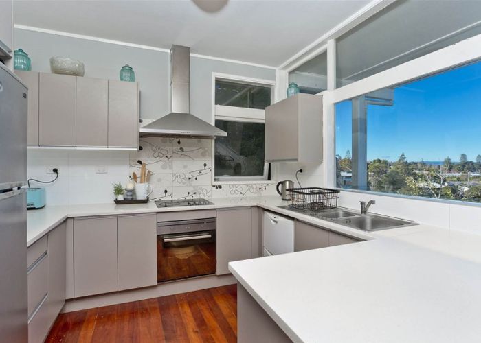  at 39 Bel Air Drive, Hillsborough, Auckland