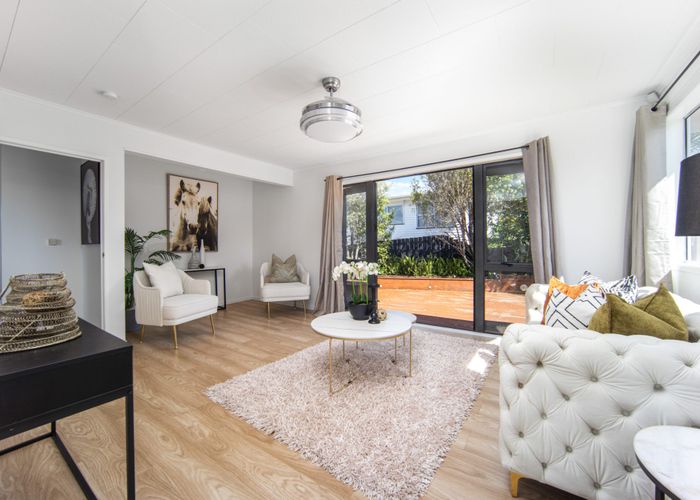  at 90 Lantana Road, Green Bay, Waitakere City, Auckland