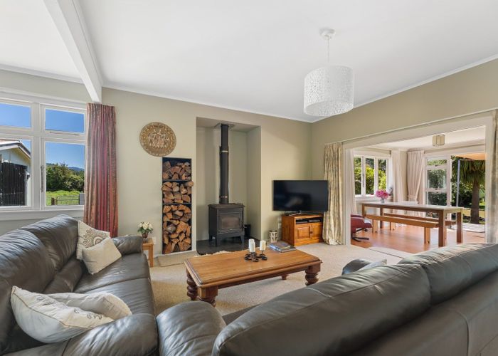  at 1406 Queen Charlotte Drive, Linkwater, Picton