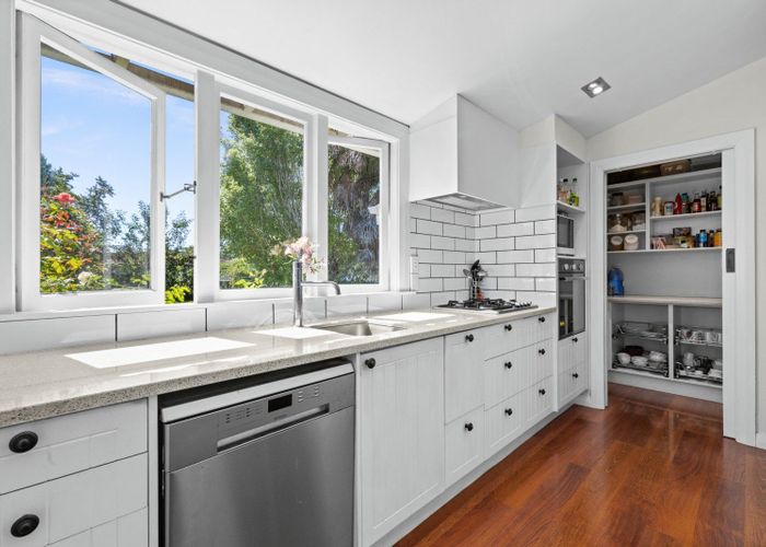  at 506 Lyndon Road East, Hastings, Hastings