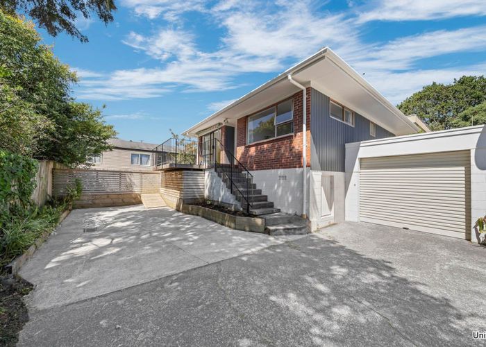  at 1 & 2/15 Cezanne Place, New Lynn, Waitakere City, Auckland