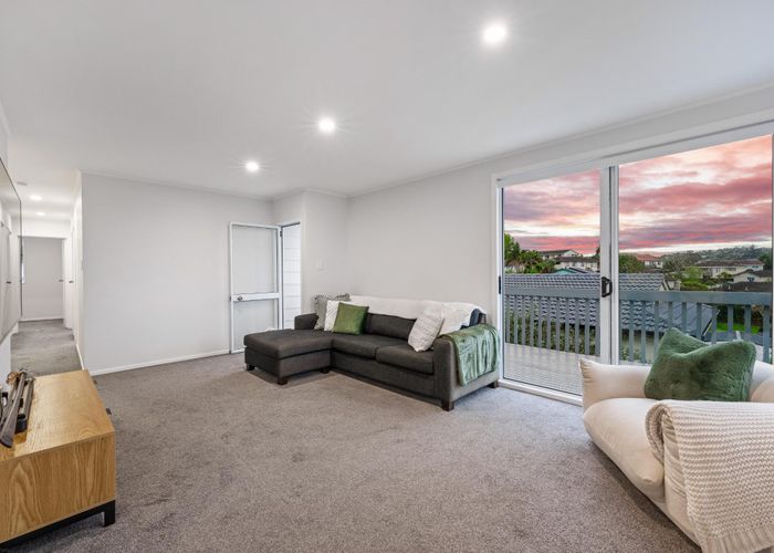  at 24 Halloran Place, Massey, Waitakere City, Auckland