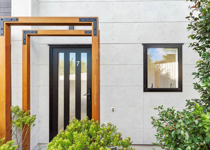  at 7/102 Millbrook Road, Sunnyvale, Waitakere City, Auckland