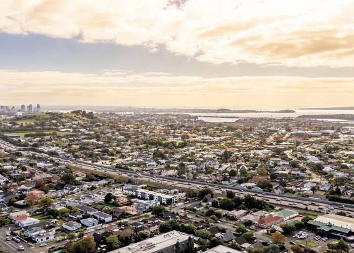  at 16 Mapau Road, Greenlane, Auckland City, Auckland