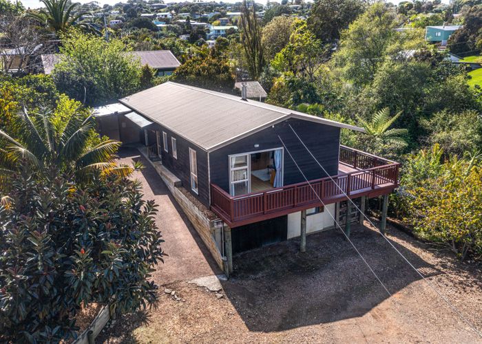  at 33 Alison Road, Surfdale, Waiheke Island