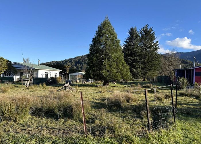  at 32 Stafford Street, Blackball, Grey, West Coast