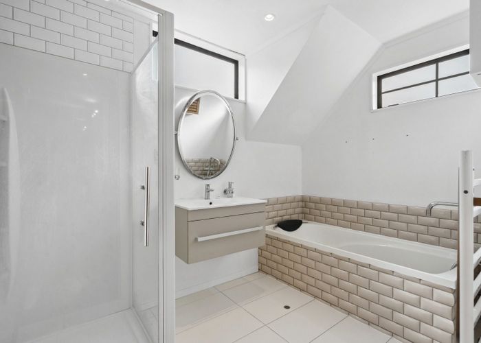  at 42 Satara Crescent, Khandallah, Wellington, Wellington