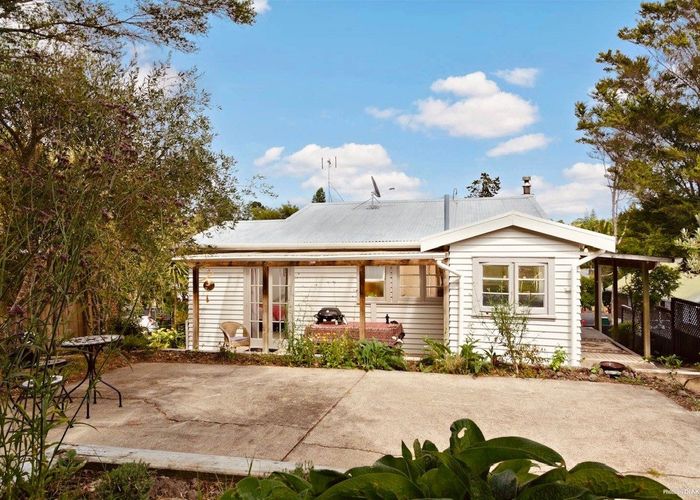  at 79 kaurilands Road, Titirangi, Waitakere City, Auckland