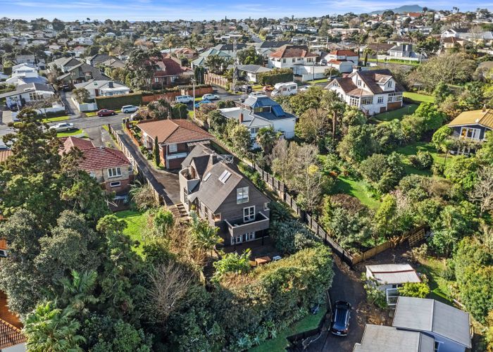  at 2/11 Francis Street, Hauraki, Auckland