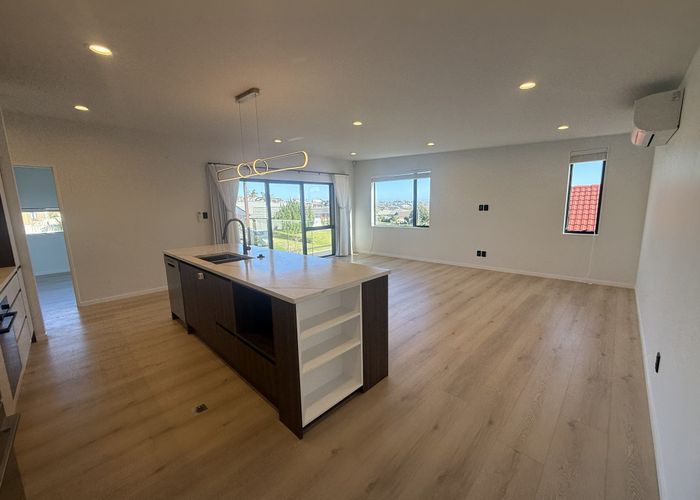  at 2 Embling Place, Eastern Beach, Manukau City, Auckland