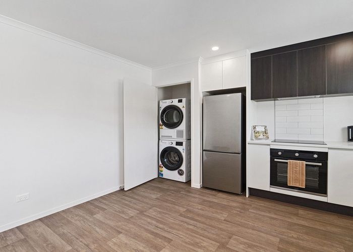  at 17/159 Unsworth Drive, Unsworth Heights, North Shore City, Auckland