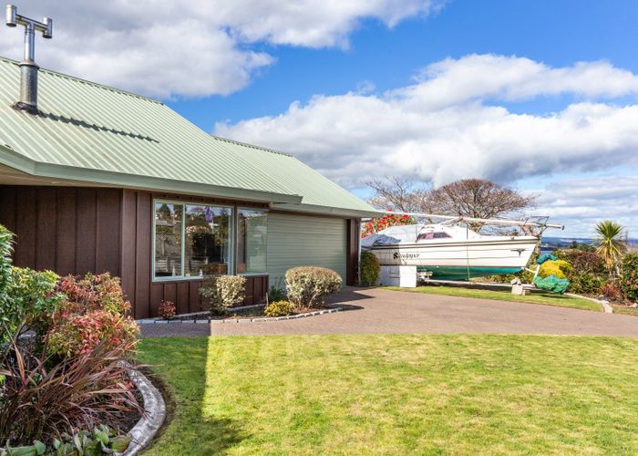  at 9 Amoroa Place, Acacia Bay, Taupo