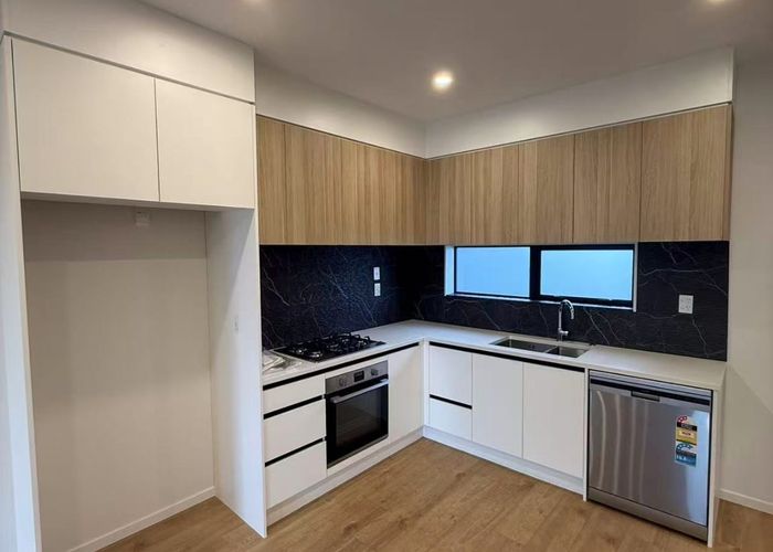  at 4/15B Wolseley St, Morningside, Auckland City, Auckland