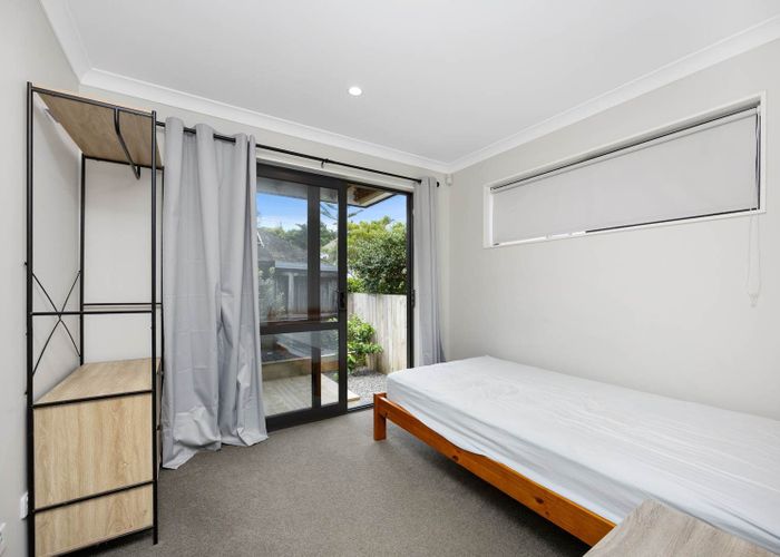  at 3182E Great North Road, New Lynn, Waitakere City, Auckland