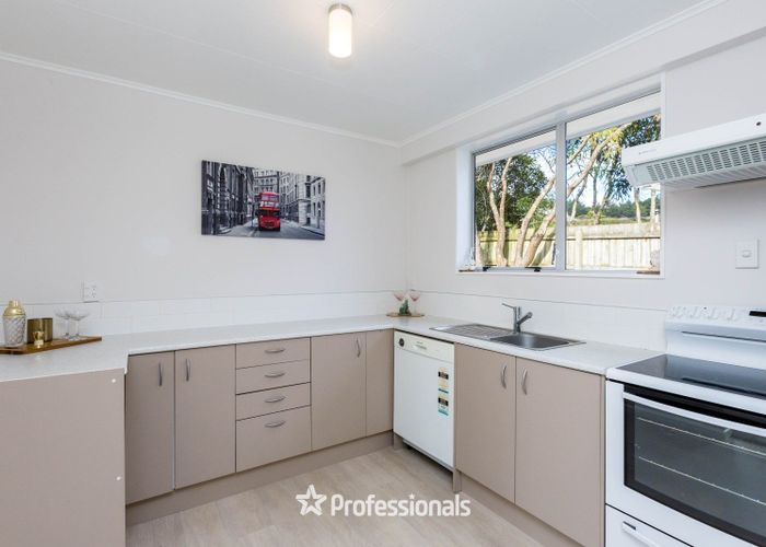  at 7 Garth Lane, Maoribank, Upper Hutt, Wellington