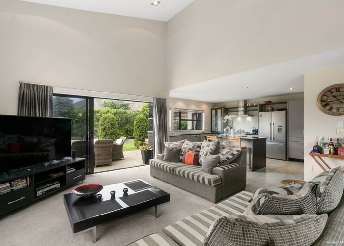  at 7 Bronwylian Drive, Flat Bush, Auckland