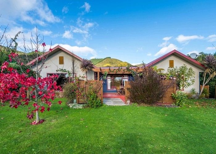  at 9 Montrose Drive, Atawhai, Nelson