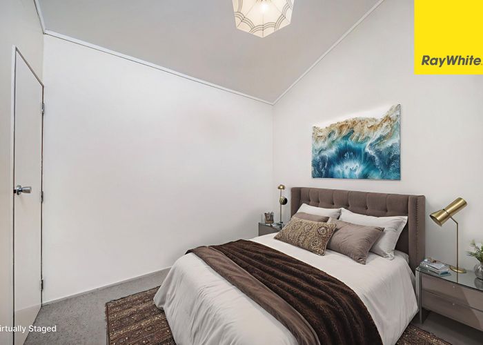  at 2/14 Cezanne Place, New Lynn, Waitakere City, Auckland
