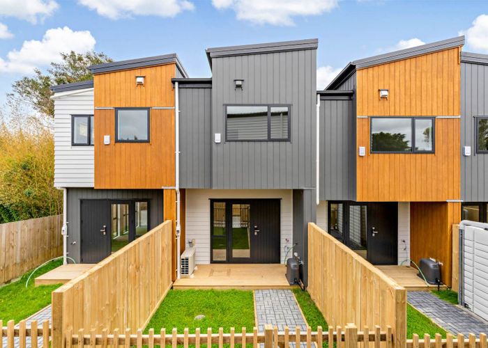  at 9/300 Great North Road, Henderson, Waitakere City, Auckland