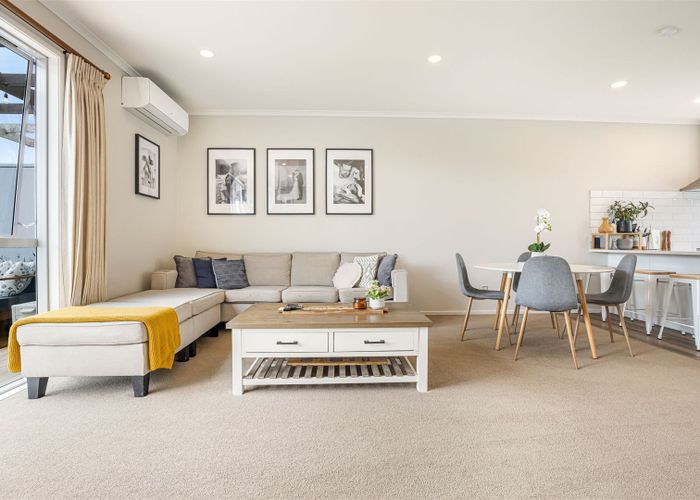  at 9S Clearwater Cove, West Harbour, Auckland